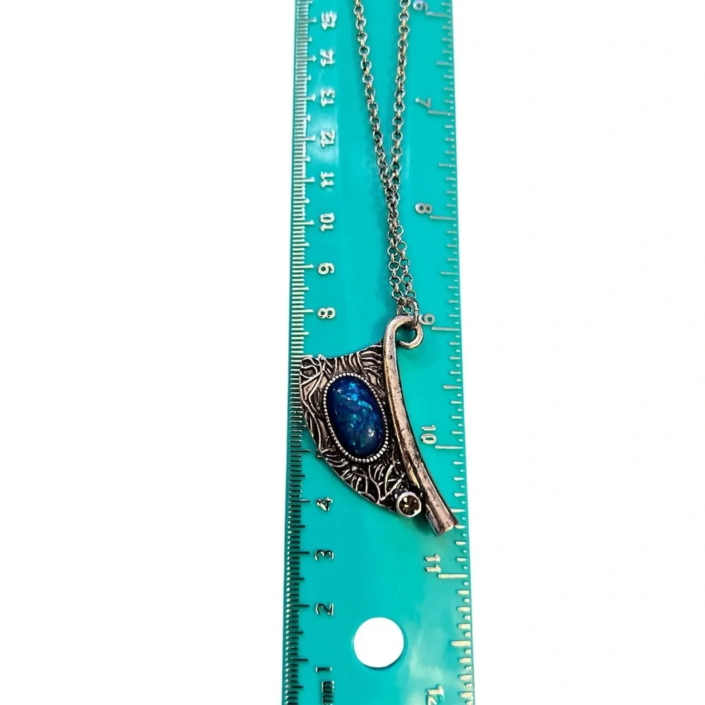 New~ HOWARDS
Remy Azure Pendant Necklace. Adjustable - Picture 5 of 5